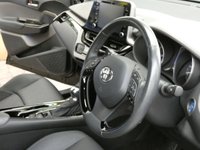 USED 2021 21 TOYOTA CHR 1.8 EXCEL 5d 121 BHP SAT NAV HEATED LEATHER REAR CAMERA PARKING SENSORS 1 OWNER TOYOTA WARRANTY TILL MARCH 2031