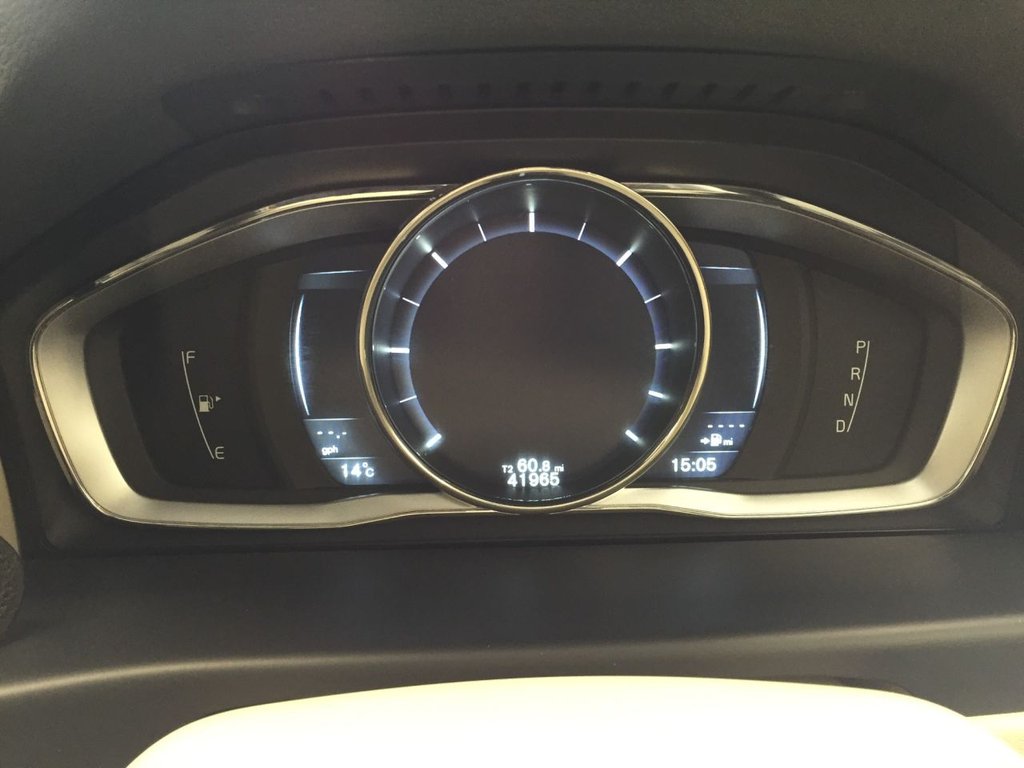 USED 2014 14 VOLVO V70 2.4 D5 SE LUX 5d 212 BHP DRIVERS SUPPORT PACK / WINTER PACK