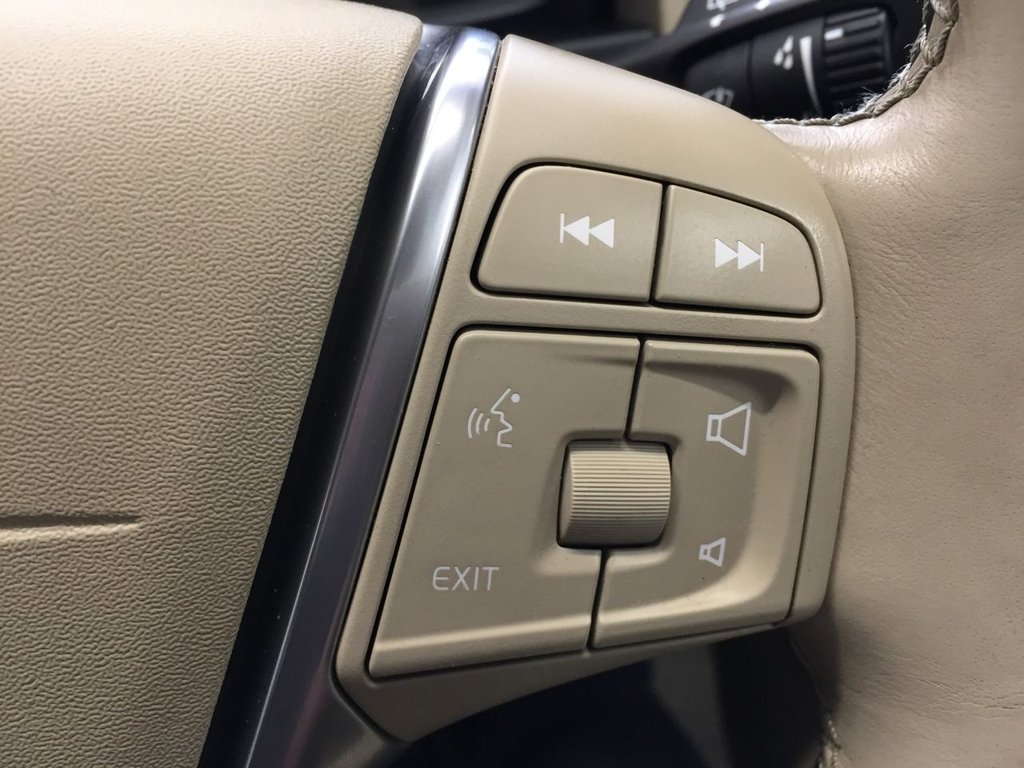 USED 2014 14 VOLVO V70 2.4 D5 SE LUX 5d 212 BHP DRIVERS SUPPORT PACK / WINTER PACK