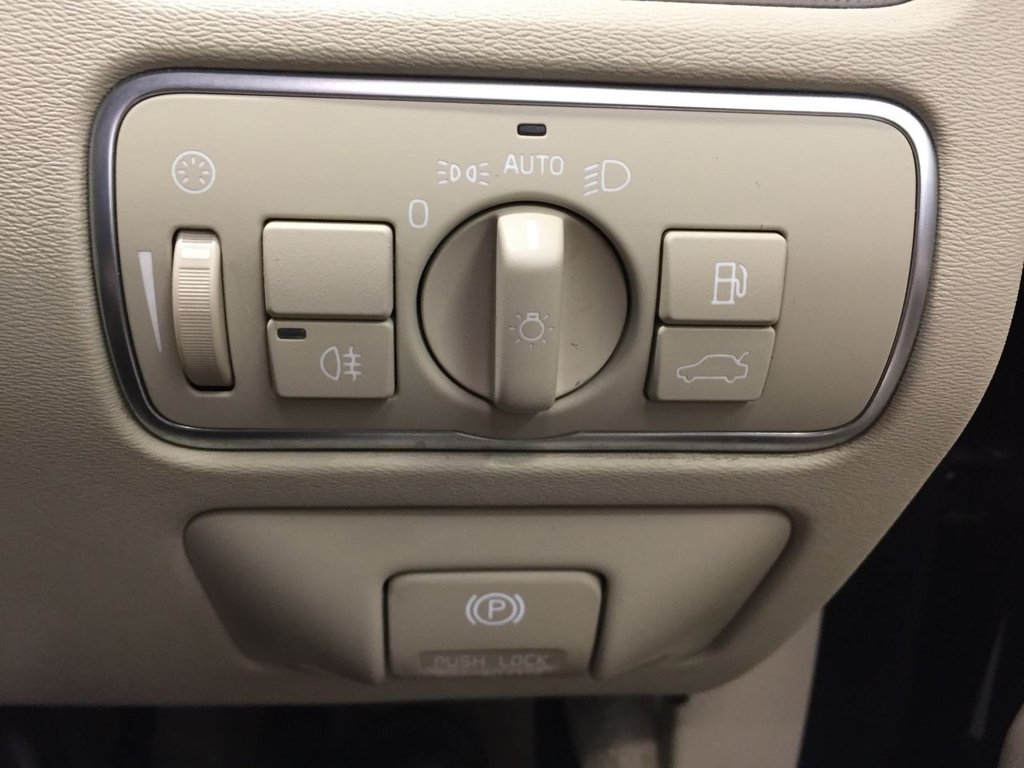 USED 2014 14 VOLVO V70 2.4 D5 SE LUX 5d 212 BHP DRIVERS SUPPORT PACK / WINTER PACK