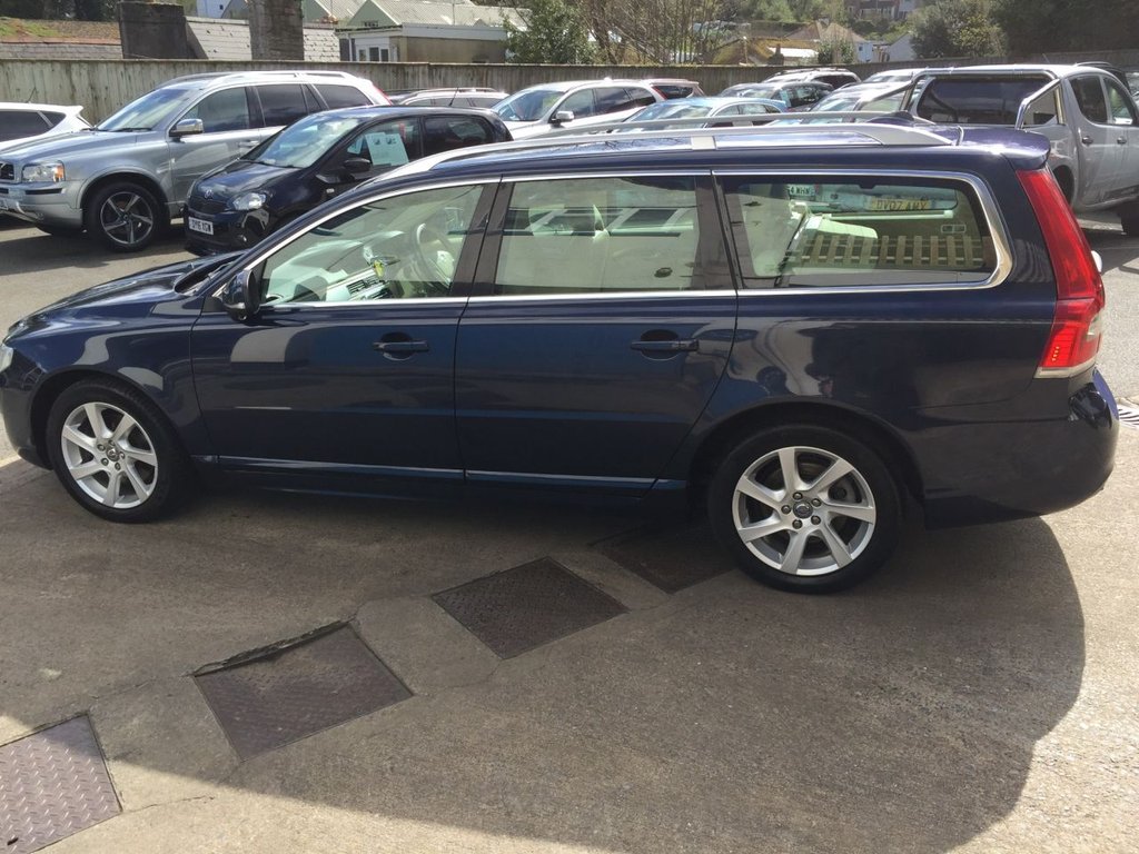 USED 2014 14 VOLVO V70 2.4 D5 SE LUX 5d 212 BHP DRIVERS SUPPORT PACK / WINTER PACK