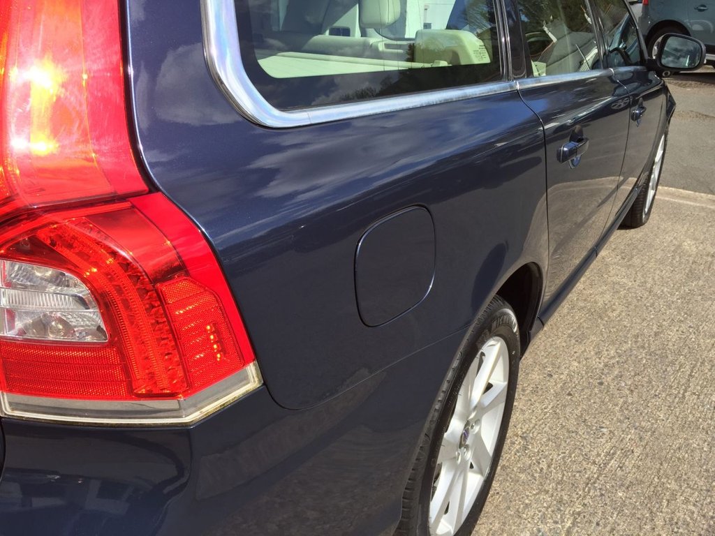 USED 2014 14 VOLVO V70 2.4 D5 SE LUX 5d 212 BHP DRIVERS SUPPORT PACK / WINTER PACK