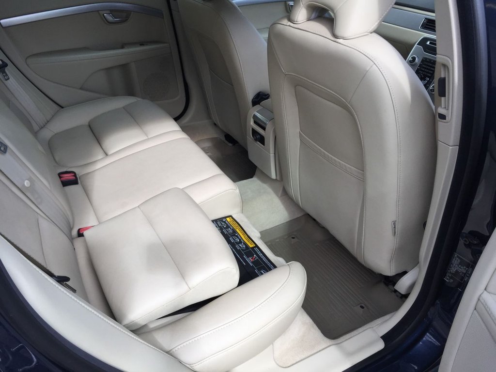 USED 2014 14 VOLVO V70 2.4 D5 SE LUX 5d 212 BHP DRIVERS SUPPORT PACK / WINTER PACK