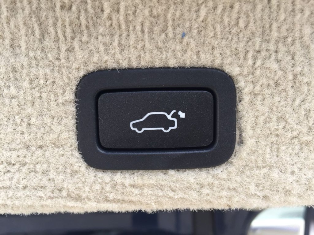 USED 2014 14 VOLVO V70 2.4 D5 SE LUX 5d 212 BHP DRIVERS SUPPORT PACK / WINTER PACK