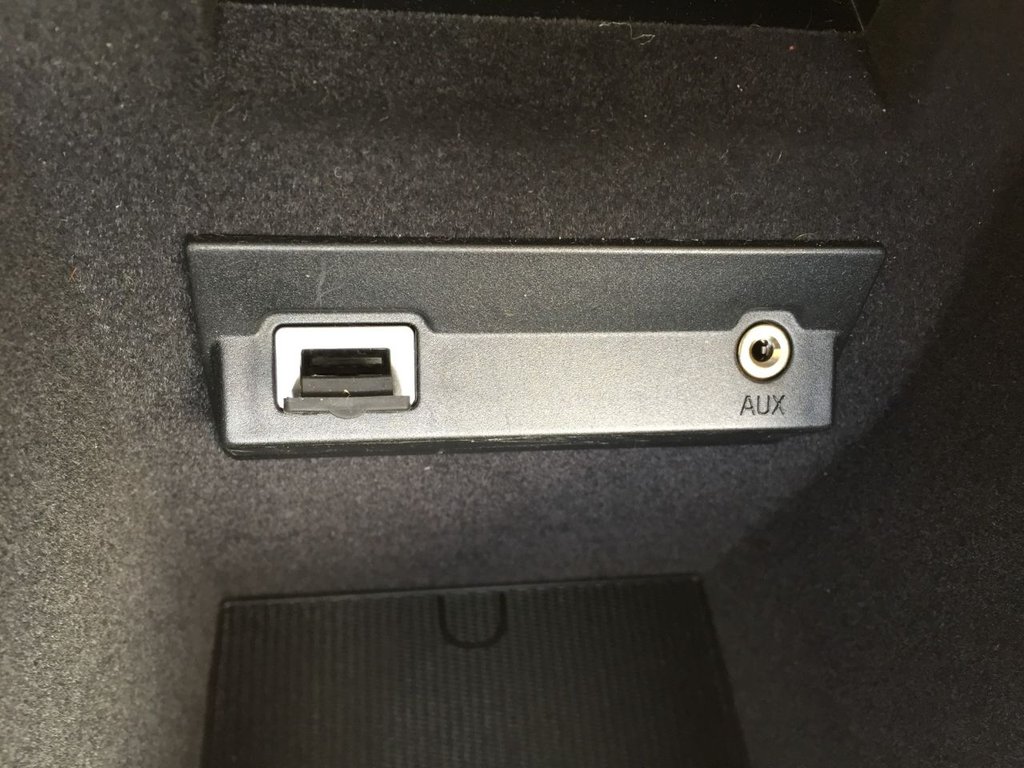 USED 2014 14 VOLVO V70 2.4 D5 SE LUX 5d 212 BHP DRIVERS SUPPORT PACK / WINTER PACK