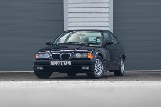 View our BMW 3 SERIES