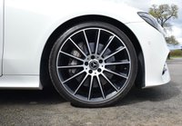USED 2019 68 MERCEDES-BENZ E-CLASS 2.0 E 300 AMG LINE PREMIUM PLUS 2d 241 BHP DIAMOND WHITE / PREMIUM PLUS!!