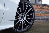 USED 2019 68 MERCEDES-BENZ E-CLASS 2.0 E 300 AMG LINE PREMIUM PLUS 2d 241 BHP DIAMOND WHITE / PREMIUM PLUS!!