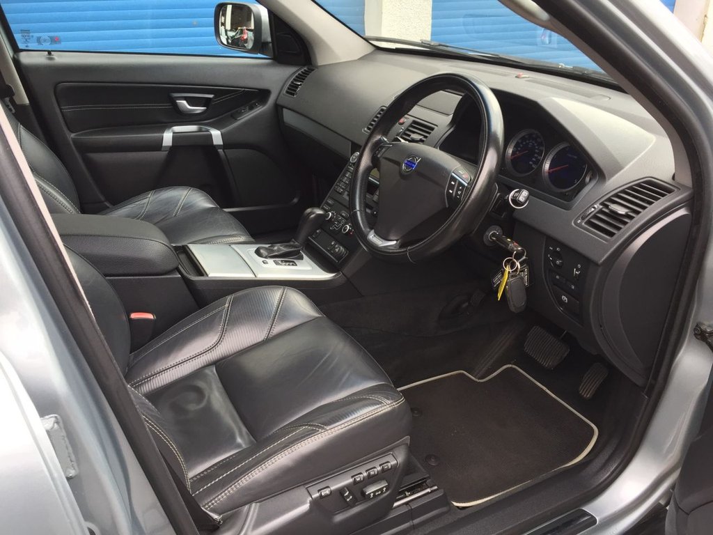 USED 2013 63 VOLVO XC90 2.4 D5 R-DESIGN NAV AWD 5d 200 BHP STUNNING VOLVO XC90 R-DESIGN