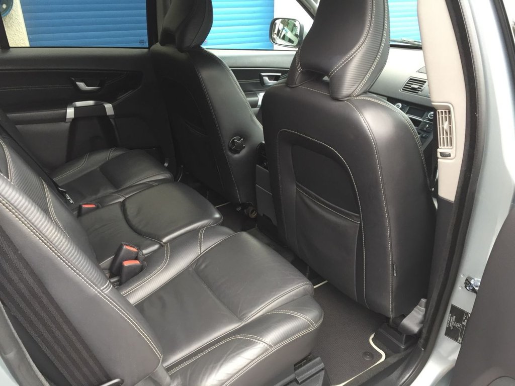 USED 2013 63 VOLVO XC90 2.4 D5 R-DESIGN NAV AWD 5d 200 BHP STUNNING VOLVO XC90 R-DESIGN