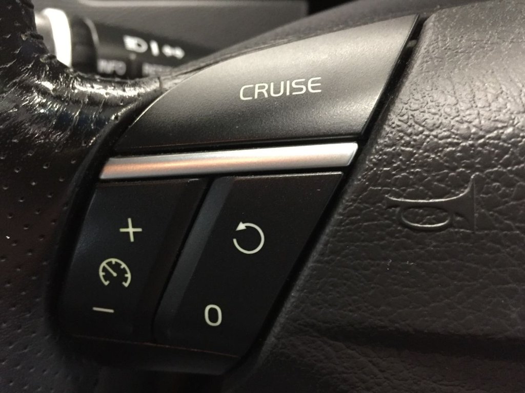 USED 2013 63 VOLVO XC90 2.4 D5 R-DESIGN NAV AWD 5d 200 BHP STUNNING VOLVO XC90 R-DESIGN