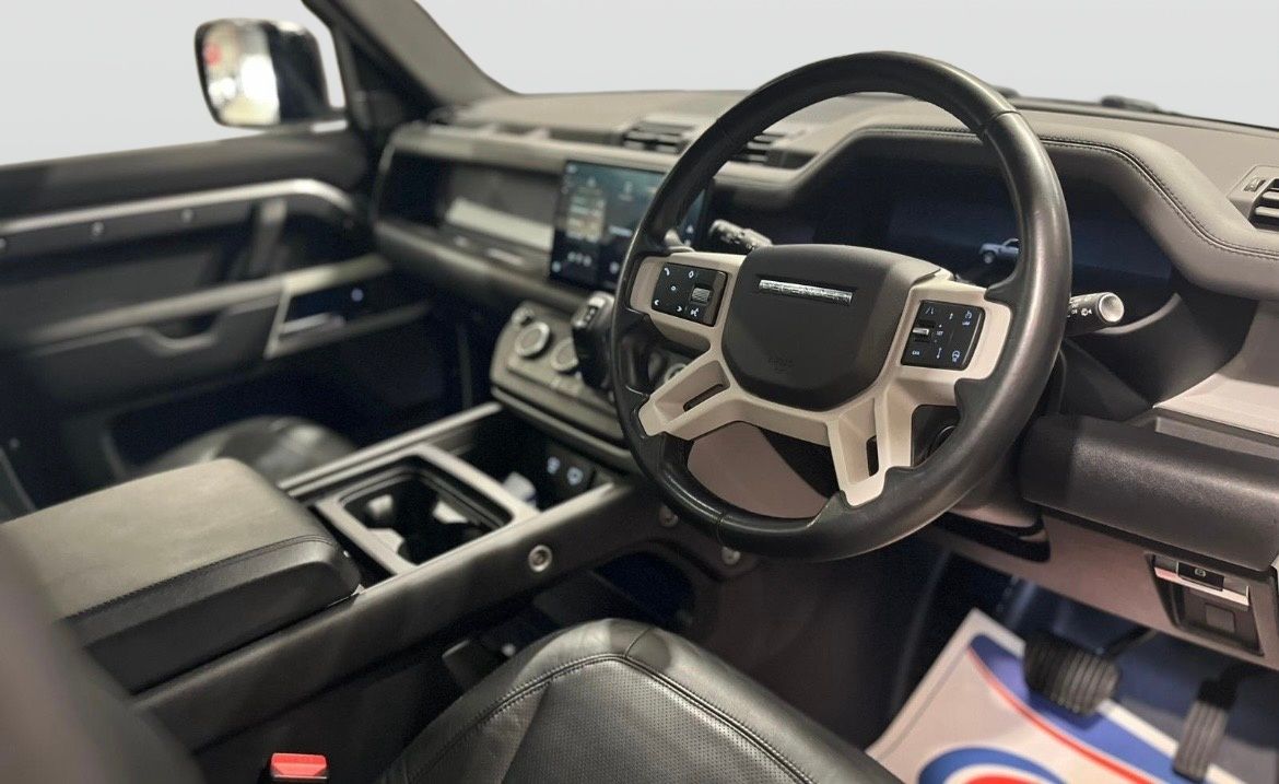 USED 2024 24 LAND ROVER DEFENDER 110 D300 HSE 