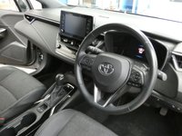USED 2021 21 TOYOTA COROLLA 1.8 DESIGN 5d 121 BHP SAT NAV PART LEATHER INTERIOR HEATED SEATS REAR CAMERA CRUISE CONTROL PARKING SENSORS 1 OWNER TOYOTA WARRANTY TILL MARCH 2031