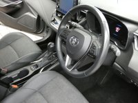 USED 2021 21 TOYOTA COROLLA 1.8 DESIGN 5d 121 BHP SAT NAV PART LEATHER INTERIOR HEATED SEATS REAR CAMERA CRUISE CONTROL PARKING SENSORS 1 OWNER TOYOTA WARRANTY TILL MARCH 2031