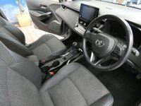 USED 2021 21 TOYOTA COROLLA 1.8 DESIGN 5d 121 BHP SAT NAV PART LEATHER INTERIOR HEATED SEATS REAR CAMERA CRUISE CONTROL PARKING SENSORS 1 OWNER TOYOTA WARRANTY TILL MARCH 2031