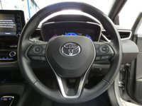 USED 2021 21 TOYOTA COROLLA 1.8 DESIGN 5d 121 BHP SAT NAV PART LEATHER INTERIOR HEATED SEATS REAR CAMERA CRUISE CONTROL PARKING SENSORS 1 OWNER TOYOTA WARRANTY TILL MARCH 2031