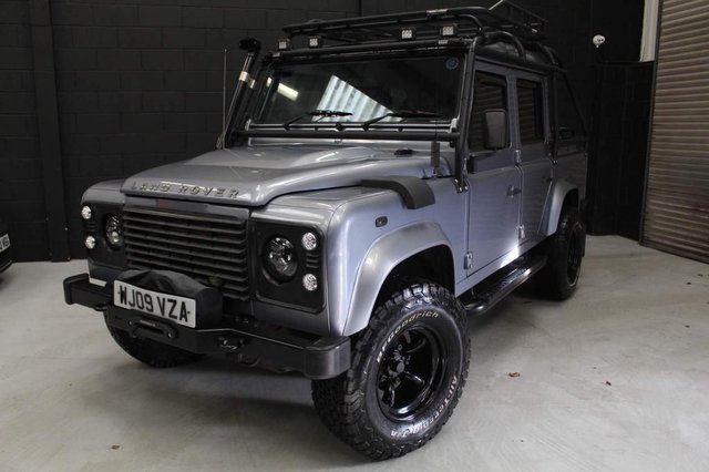 2009 09 Land Rover Defender 2.4 110 COUNTY DCB 4d 122 BHP