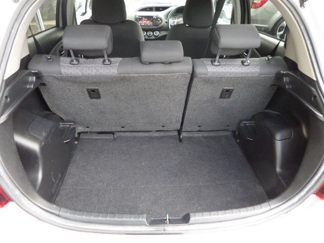 2016 TOYOTA YARIS - Photo 9