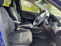 USED 2020 70 RENAULT CAPTUR 1.3 ICONIC TCE EDC 5d 129 BHP Low Miles Automatic Navigation