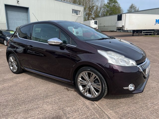 View our PEUGEOT 208
