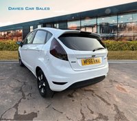 USED 2016 66 FORD FIESTA 1.0 ZETEC WHITE EDITION AUTUMN 5d 99 BHP 