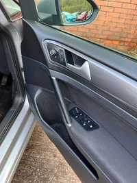 USED 2018 68 VOLKSWAGEN GOLF 1.6 SE NAVIGATION TDI 5d 114 BHP *FSH *ZERO DEPO FINANCE *1  OWNER