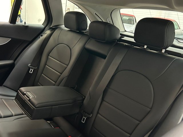 2017 Mercedes-Benz C-Class - Photo 4