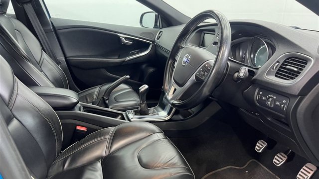 2014 VOLVO V40 - Photo 9