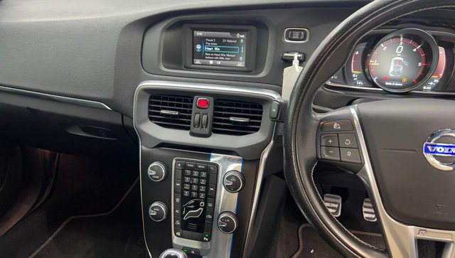 2014 VOLVO V40 - Photo 12