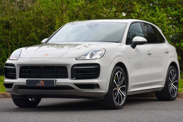 2021 21 Porsche Cayenne 3.0 V6 5d 456 BHP