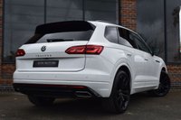 USED 2021 03 VOLKSWAGEN TOUAREG 3.0 V6 BLACK EDITION TDI 5d 228 BHP HEADS UP / DYNAUDIO / 1 OWNER