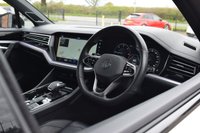 USED 2021 03 VOLKSWAGEN TOUAREG 3.0 V6 BLACK EDITION TDI 5d 228 BHP HEADS UP / DYNAUDIO / 1 OWNER