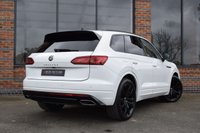 USED 2021 03 VOLKSWAGEN TOUAREG 3.0 V6 BLACK EDITION TDI 5d 228 BHP HEADS UP / DYNAUDIO / 1 OWNER