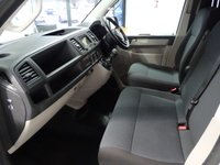 USED 2017 17 VOLKSWAGEN TRANSPORTER 2.0 T28 TDI P/V HIGHLINE BMT 101 BHP FSH AIR CON ALLOYS P/SENSORS CAMBELT PLY LINED