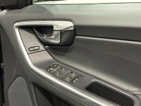 USED 2015 65 VOLVO XC60 2.0 D4 SE NAV 5d 188 BHP 40951 Miles High Gloss Black, Black Leather Interior,