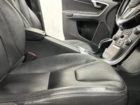 USED 2015 65 VOLVO XC60 2.0 D4 SE NAV 5d 188 BHP 40951 Miles High Gloss Black, Black Leather Interior,