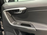 USED 2015 65 VOLVO XC60 2.0 D4 SE NAV 5d 188 BHP 40951 Miles High Gloss Black, Black Leather Interior,