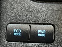 USED 2017 17 TOYOTA HI-LUX 2.4L ACTIVE 4WD D-4D DCB 0d 148 BHP 2 Owners, Excellent Value
