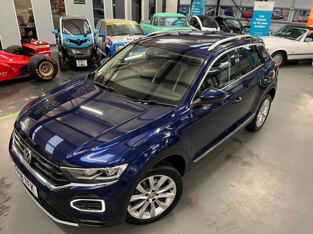 View our VOLKSWAGEN T-ROC