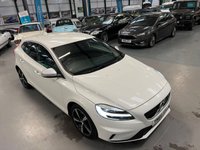 USED 2018 68 VOLVO V40 2.0L T2 R-DESIGN NAV PLUS 5d 121 BHP 1 Previous Owner, Nav, Camera