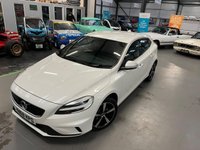 USED 2018 68 VOLVO V40 2.0L T2 R-DESIGN NAV PLUS 5d 121 BHP 1 Previous Owner, Nav, Camera