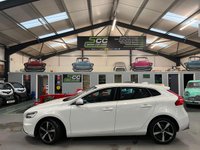 USED 2018 68 VOLVO V40 2.0L T2 R-DESIGN NAV PLUS 5d 121 BHP 1 Previous Owner, Nav, Camera