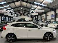 USED 2018 68 VOLVO V40 2.0L T2 R-DESIGN NAV PLUS 5d 121 BHP 1 Previous Owner, Nav, Camera