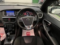 USED 2018 68 VOLVO V40 2.0L T2 R-DESIGN NAV PLUS 5d 121 BHP 1 Previous Owner, Nav, Camera