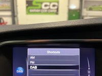 USED 2018 68 VOLVO V40 2.0L T2 R-DESIGN NAV PLUS 5d 121 BHP 1 Previous Owner, Nav, Camera