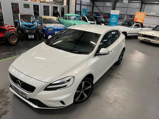 View our VOLVO V40