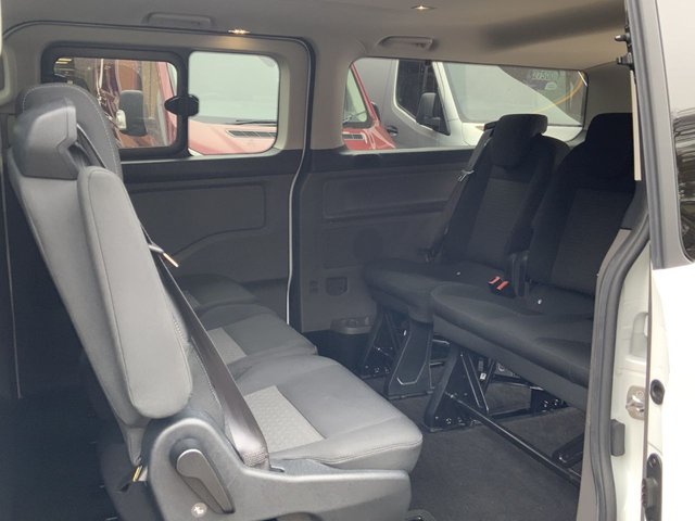 2020 Ford Tourneo Custom 2L 320 Zetec Lecoblue 4dr - Photo 12