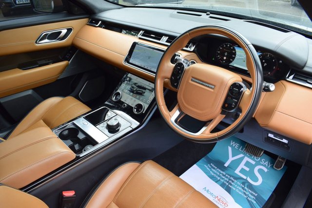 View our LAND ROVER RANGE ROVER VELAR