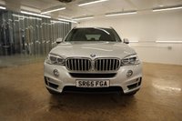 USED 2016 65 BMW X5 2.0 XDRIVE40E SE 5d 242 BHP IN FABULOUS GLACIER SILVER WITH BLACK DAKOTA LEATHER INTERIOR WITH FACTORY EXTRAS OF PANORAMIC SUNROOF, SUN PROTECTION GLAZING, REVERSING ASSIST CAMERA & SURROUND VIEW