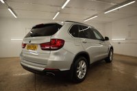 USED 2016 65 BMW X5 2.0 XDRIVE40E SE 5d 242 BHP IN FABULOUS GLACIER SILVER WITH BLACK DAKOTA LEATHER INTERIOR WITH FACTORY EXTRAS OF PANORAMIC SUNROOF, SUN PROTECTION GLAZING, REVERSING ASSIST CAMERA & SURROUND VIEW